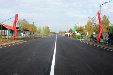 Президент Ильхам Алиев принял участие в открытии автомобильной дороги Бейляган-Кябирли-Бахарабад (ФОТО)
