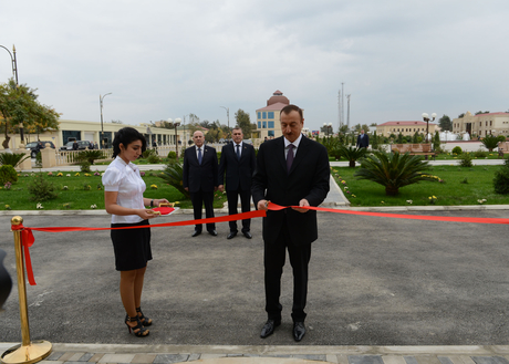 İlham Əliyev YAP Saatlı rayon təşkilatının inzibati binasının açılışında iştirak edib (FOTO)