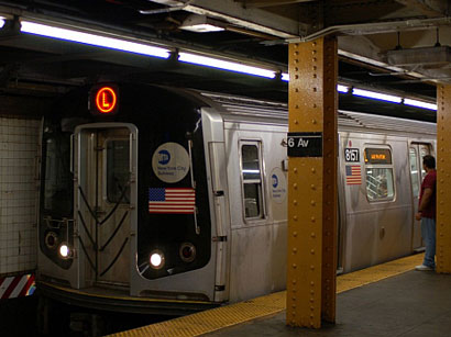 Возобновилось движение на некоторых ветках метро в Нью-Йорке
