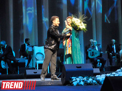 Мелекханум Эйюбова представила юбилейный концерт "Ангел, спустившийся с небес"  (фотосессия)