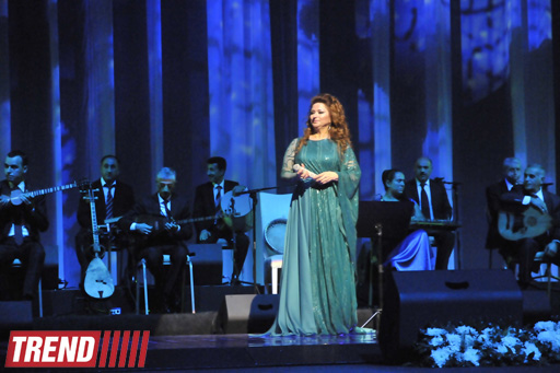 Мелекханум Эйюбова представила юбилейный концерт "Ангел, спустившийся с небес"  (фотосессия)