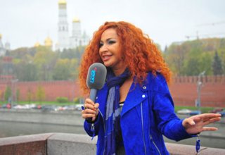 Земфира Адыгезалова и "Клип-парад" в дождливой Москве (фотосессия)