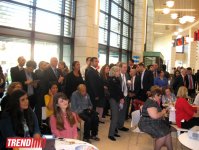 Americans in Azerbaijan come together to watch presidential election results (PHOTO)