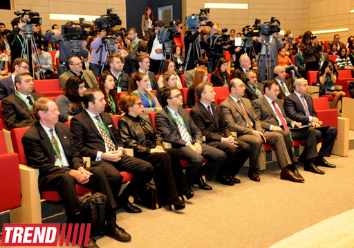 Bakıda İDEA və UNEP-in birgə təşkilatçılığı ilə Beynəlxalq Gənclər Forumu keçirilir (FOTO)