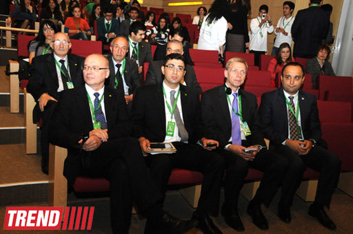 Bakıda İDEA və UNEP-in birgə təşkilatçılığı ilə Beynəlxalq Gənclər Forumu keçirilir (FOTO)