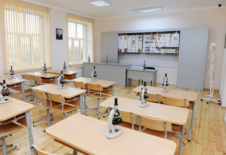 President Ilham Aliyev gets acquainted with reconstructed School 173 of capital’s Yasamal District (PHOTO)