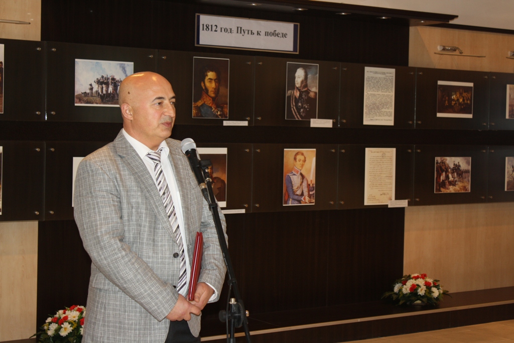 В Баку состоялось открытие фотовыставки "1812: путь к победе" (фото)