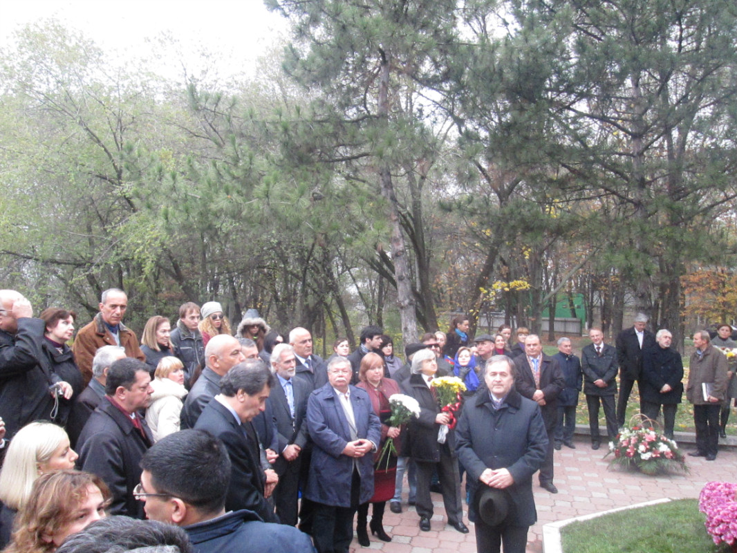 Moldovada Nizami Gəncəvi parkının açılışı olub (FOTO)