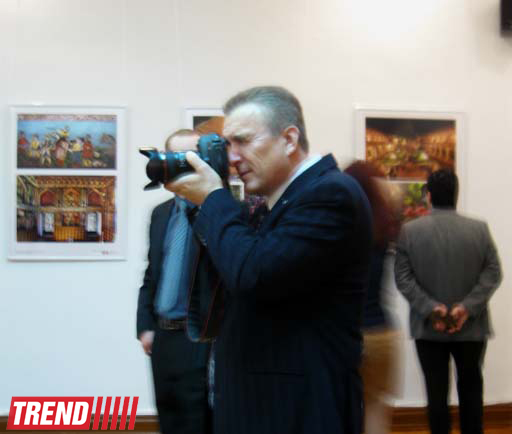 В Баку открылись выставки "Шелковый путь дружбы" и "Долгое эхо войны" (фотосессия)