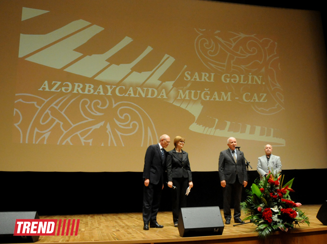В Баку показали фильм немецкого режиссера "Сары гялин. Мугам-джаз в Азербайджане" (фото)