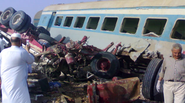 Военный поезд сошел с рельсов в Египте, погибли 19 человек, 107 ранены