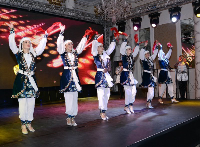 Лейла Алиева приняла участие в вечере, посвященном открытию Four Seasons Hotel Baku, и выставке в связи с 5-летием издания журнала «Баку» (ФОТО)