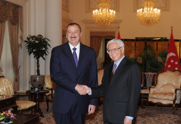 Состоялась расширенная встреча президентов Азербайджана и Сингапура (ФОТО)
