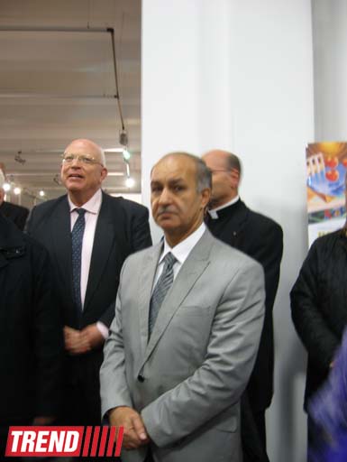 В Москве проходит персональная выставка азербайджанского художника (фото)