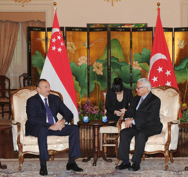Состоялась расширенная встреча президентов Азербайджана и Сингапура (ФОТО)