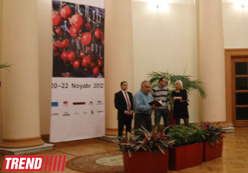 В Баку открылась выставка Шаина Гусейнова "Без названия" (фотосессия)