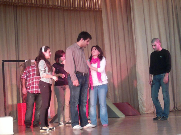 Бакинский Детский театр показал спектакль "Игра с жизнью"