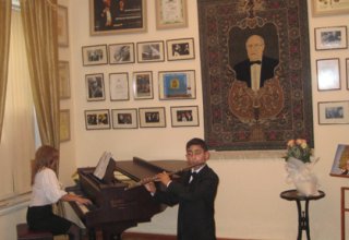 В Баку в Доме-музее Ростроповичей пройдет экскурсия, посвященная Узеиру Гаджибейли и Леопольду Ростроповичу