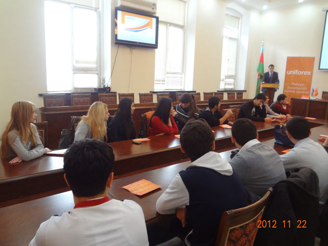 Uniforex провел специальный семинар для студентов азербайджанского вуза (ФОТО)