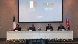 В рамках азербайджано-итальянского бизнес-форума подписано три меморандума (ФОТО)