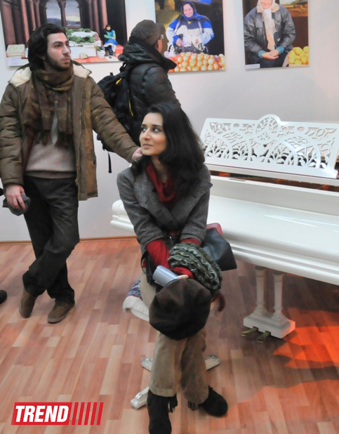 В Баку представлены работы современных турецких художников (фотосессия)