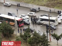 Bakıda avtobus yol qəzası törədib (FOTO)