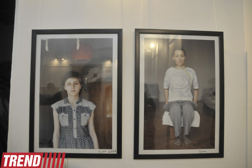 В Баку представлены креативные проекты  - эмбрион, инсталляция из зеркал, тело с гвоздями…(фото)