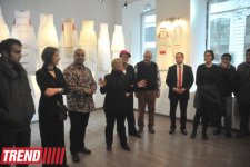 В Баку представлены работы современных художников из России, Германии и Марокко (фото)