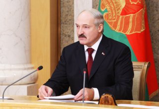 Lukaşenko: Belarus Rusiya ilə ümumi valyuta yaratmağın əleyhinə deyil