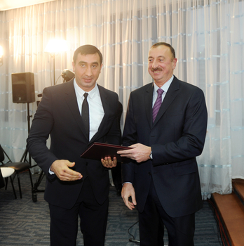 Azərbaycan Prezidenti və xanımının iştirakı ilə MOK-da 2012-ci ilin yekunlarına həsr olunmuş mərasim keçirilib (FOTO) - Gallery Image