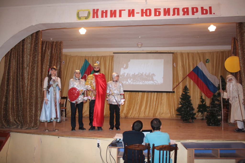Бакинские школьники представили инсценировки по мотивам произведений Низами Гянджеви