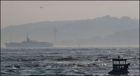 Sea crossings cancelled in Istanbul due to storm warning