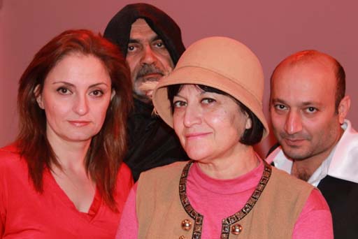 В театре YUĞ состоится общественный показ спектакля "Как рыть могилу" (фото)