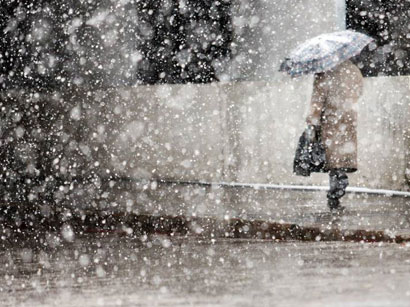 В Баку ожидается мокрый снег и порывистый ветер