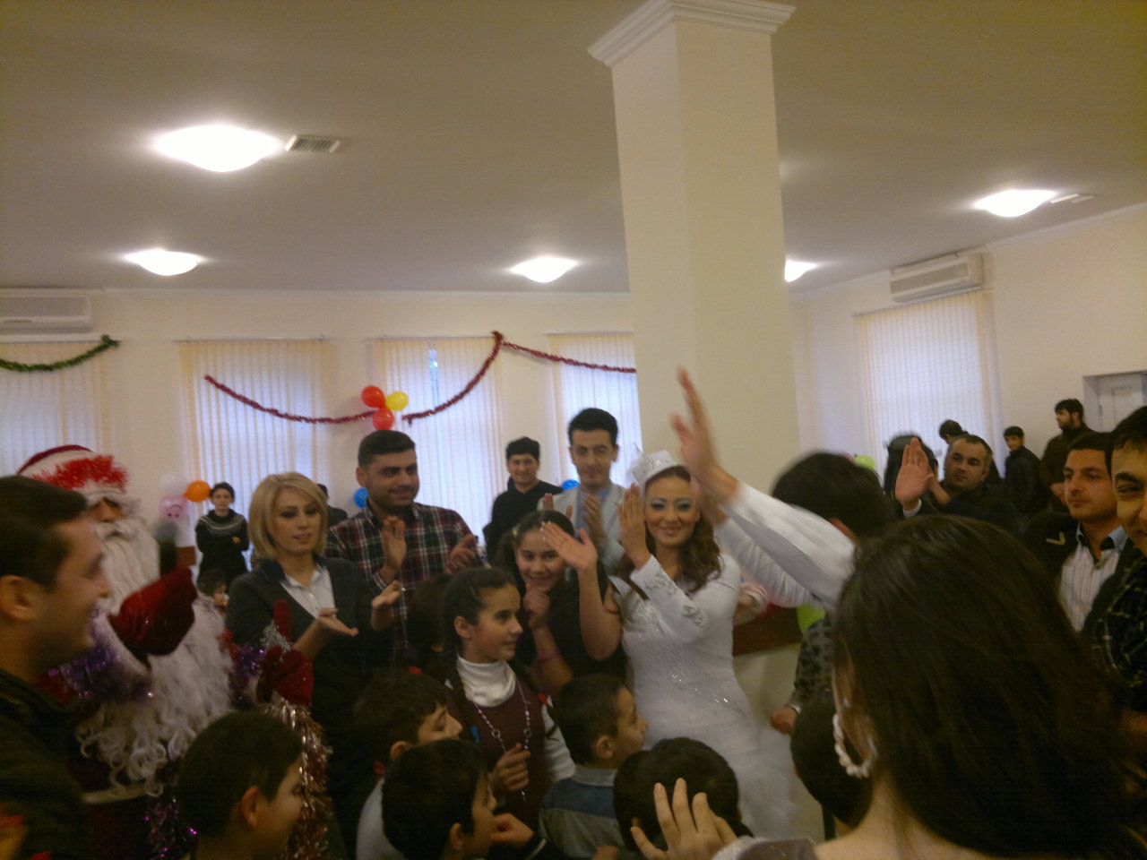 В Баку дети показали свой талант поэтов эстрадным исполнителям (фото)