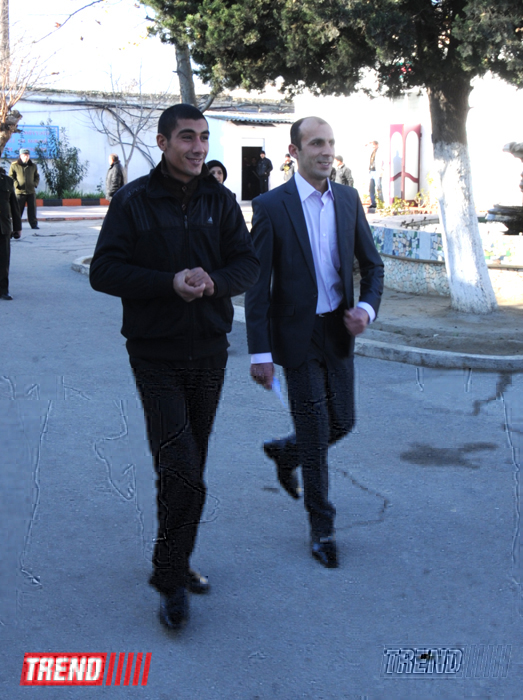 Началось освобождение заключенных, помилованных распоряжением Президента Азербайджана (ФОТО)