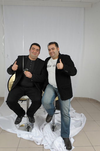 Телеведущие Фарид и Орхан Рзаевы провели новогоднюю акцию "Cheese" (фотосессия)