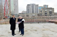 Президент Азербайджана ознакомился со строительными работами, проводимыми на улицах Физули и Мирзаги Алиева (ФОТО)