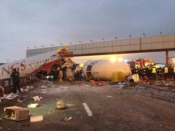 Three killed as plan crashes on landing at Moscow airport