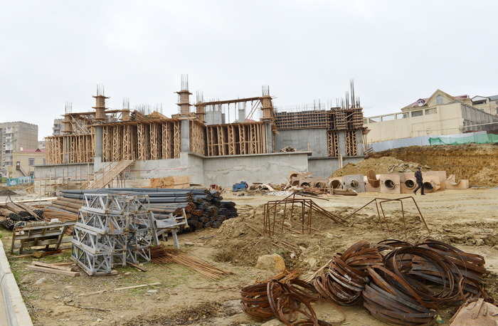 President Ilham Aliyev gets acquainted with construction works at the mosque complex in capital’s Binagadi District (PHOTO)