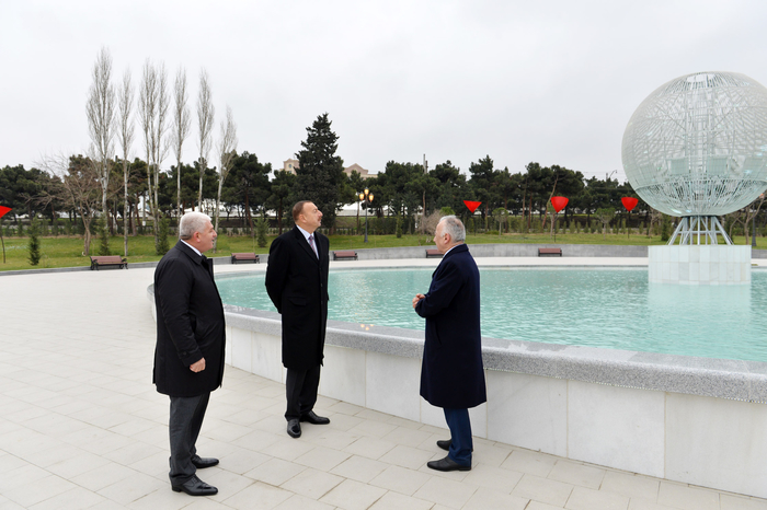 President Ilham Aliyev inspects new park in Baku (PHOTO)
