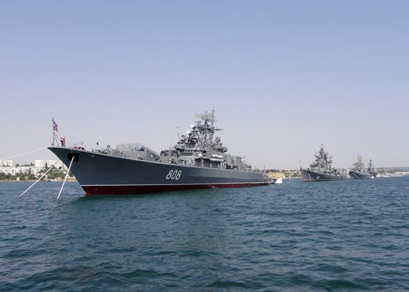 Отряд кораблей Каспийской флотилии РФ прибудет в Бакинский порт