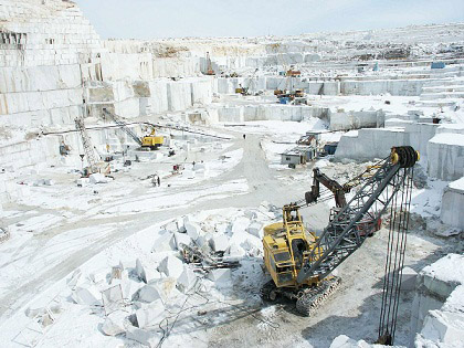 Вырос спрос на мраморные изделия завода в Ахалском регионе Туркменистана