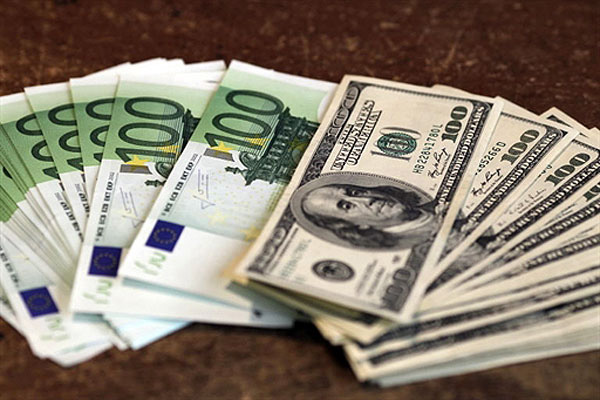 US dollar rises, euro falls in Azerbaijan