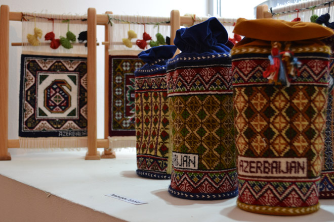 В Баку открылась выставка мастеров декоративно–прикладного искусства (фото)