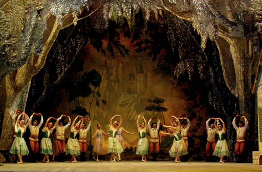 В Баку с успехом представлен балет "Жизель" в исполнении солистов Михайловского театра (фото)