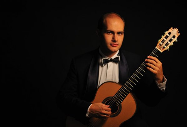 Азербайджанский гитарист откроет фестиваль в Санкт-Петербурге музыкой Фикрета Амирова
