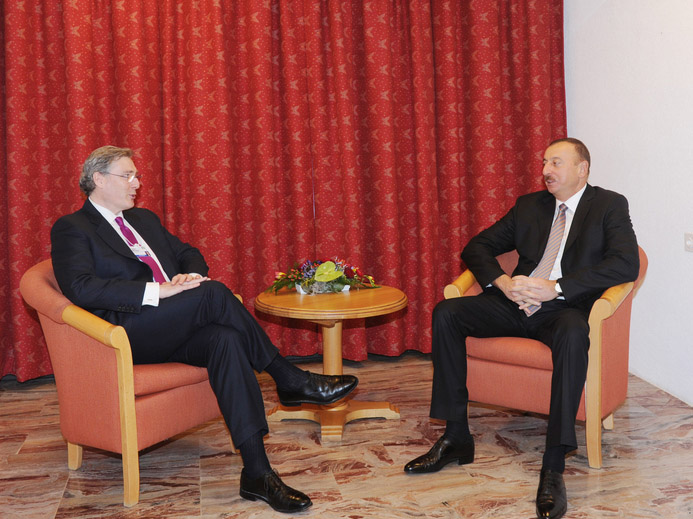 Azərbaycan Prezidenti İlham Əliyev Davosda ABŞ-ın “Booz&СO” şirkətinin baş icraçı direktoru ilə görüşüb