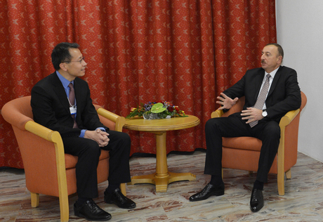 Azərbaycan Prezidenti Davosda Beynəlxalq Maliyyə Korporasiyasının baş icraçı direktoru ilə görüşüb (FOTO)