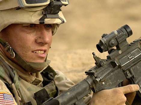 Пентагон отменил запрет на участие женщин в боевых операциях сухопутных войск США